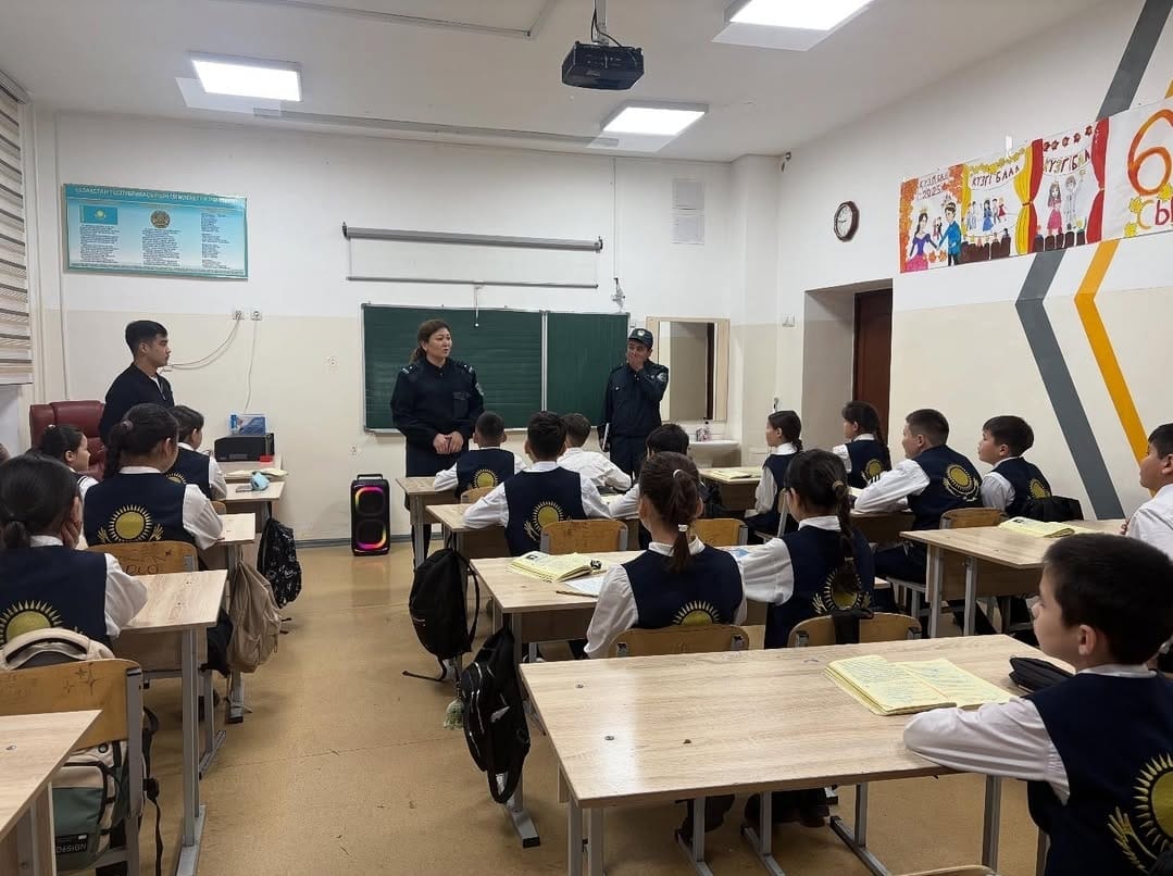 Мектеп инспекторымен кездесу